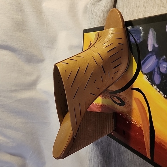 Report Signature Braden Beige Mules - Picture 11 of 16